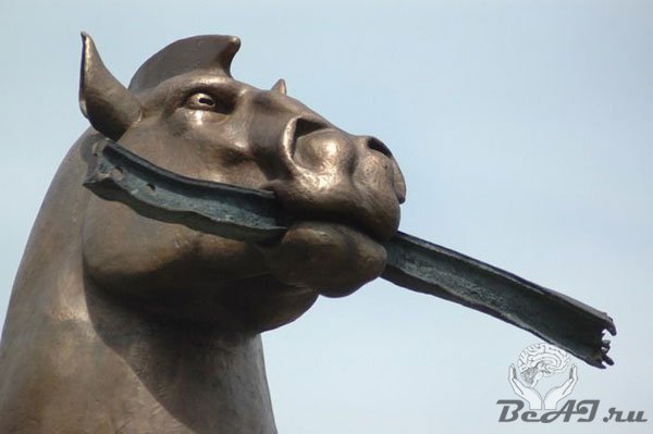 В Воронеже открыт памятник коню с мужским достоинством