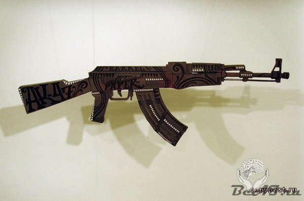 Выставка бумажного оружия в Лондоне