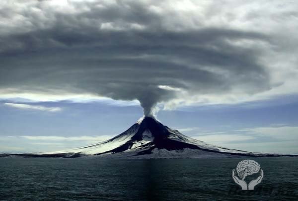 Пугающие и красивые проснувшиеся вулканы