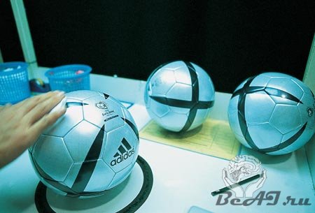Этапы изготовления футбольных мячей Adidas