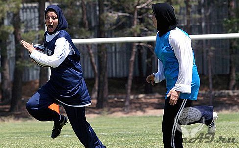 Чемпионат по женскому регби в Иране(17 фото).