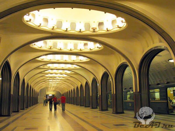 Станция метро "Маяковская" сделана из дирижабля