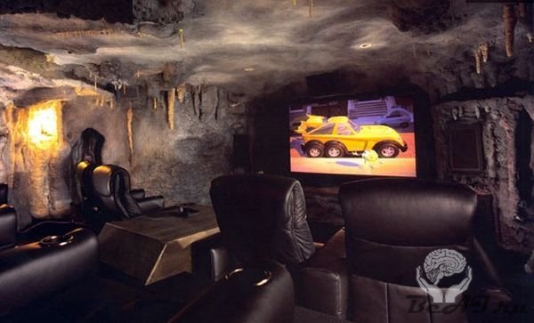 Домашний кинотеатр в пещере