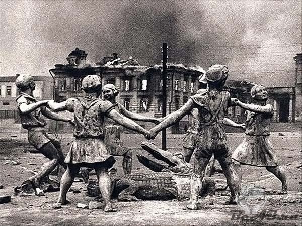 Победе в Сталинградской битве 66 лет